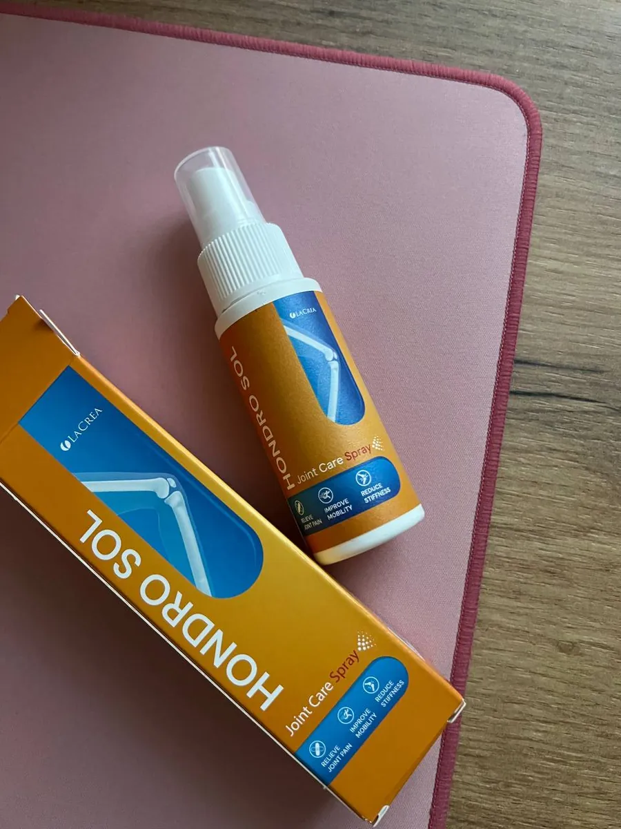 Flaconul Hondro Sol spray lângă cutie